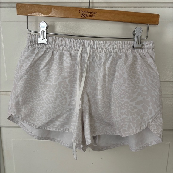 Old Navy White Athletic Shorts Lightweight Elastic Waist - Picture 1 of 1